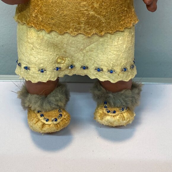 Vintage 1960's Alaskan Canadian Native American Inuit Doll with Real Fur - Picture 6 of 13